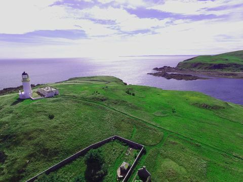 Little Ross Island - Galbraith - faro y cabaña del guardián