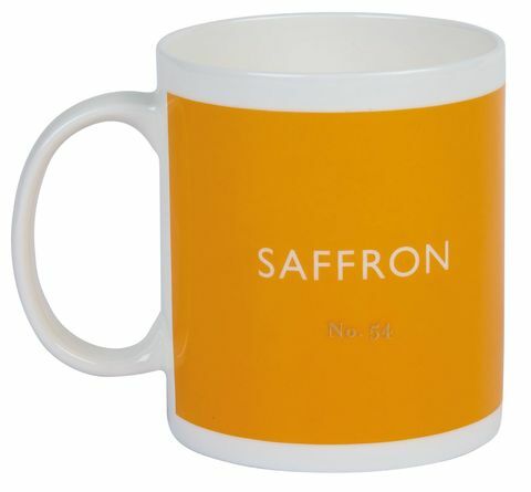 Diseñado en color azafrán Taza de color estándar británico