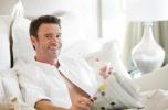 Scott Foley sobre la cosa más escandalosa en su casa (y más)