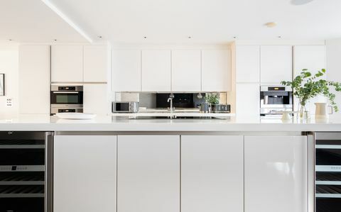 propiedad diseñada por kelly hoppen en venta en hampstead heath