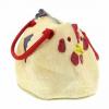 La gente está obsesionada con este bolso de goma con pollo en Amazon