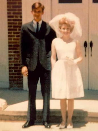 Dean y Dolly Parton el día de su boda, 30 de mayo de 1966.