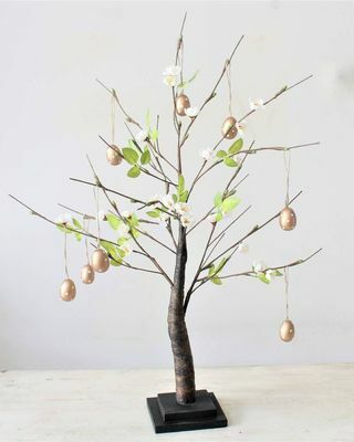 Árbol de exhibición de flor blanca