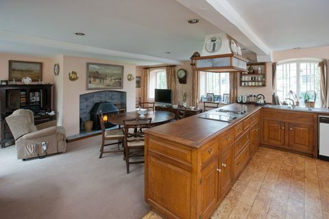 Manor Farm House - Wiltshire - Vivien Leigh - cocina - Savills