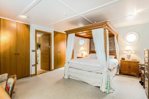 Penélope, casa flotante en venta en Londres