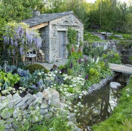 bienvenido al jardín de yorkshire diseñado por mark gregory, construido por landform consultants chelsea flower show 2018