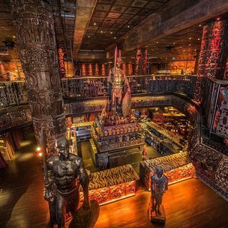 Comida de tres platos para dos con cóctel espumoso en el Shaka Zulu de Londres