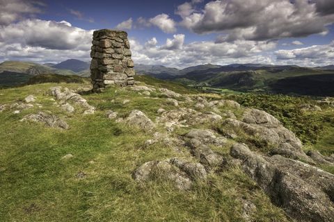 Muncaster cayó