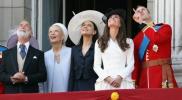 Una comparación lado a lado de los primeros trajes de Meghan Markle y Kate Middleton Trooping the Color