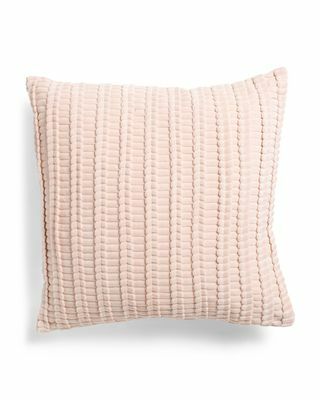 Almohada con textura rosa