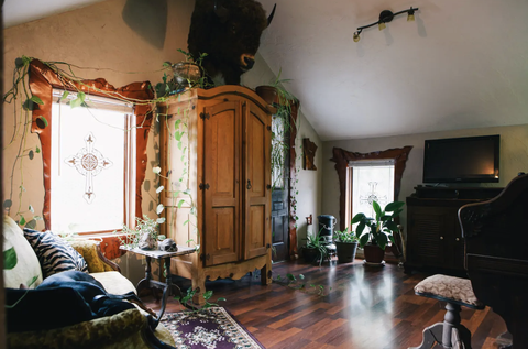 espacio habitable en the spooky manor airbnb