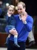La princesa Charlotte viste las batas de mano de su hermano mayor, el príncipe George