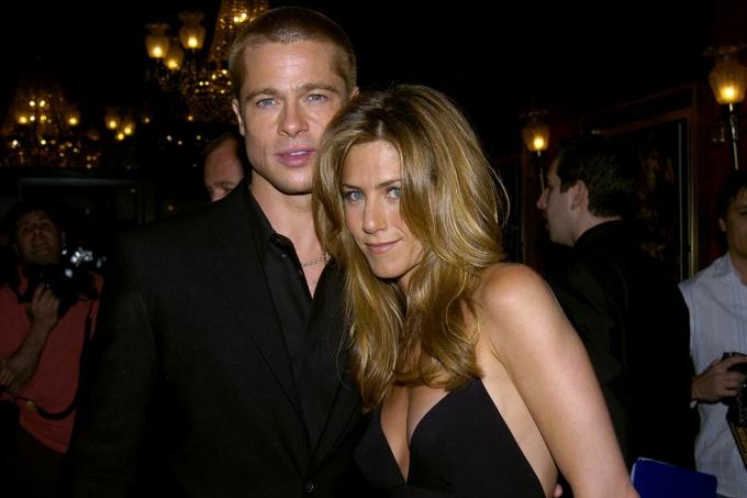 Brad Pitt y su esposa Jennifer Aniston asisten al estreno en Estados Unidos.