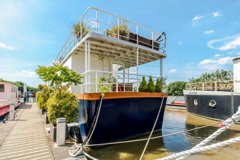 Penélope, casa flotante en venta en Londres