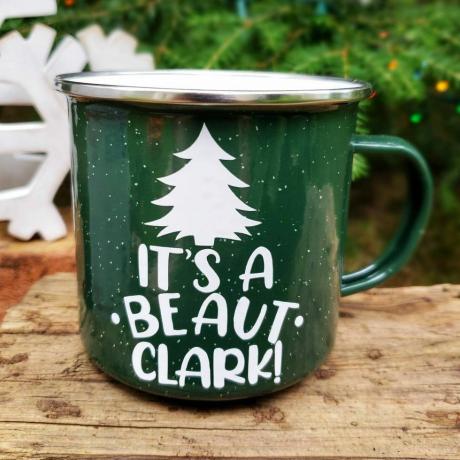 Es una taza de Beaut Clark