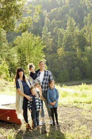 Gente en la naturaleza, Fotografía, Gente, Paisaje natural, Árbol, Amistad, Hierba, Familia de la hierba, Primavera, Fotografía, 