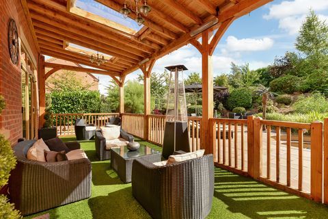 El Paddock, en Hazel Grove, cerca de Mansfield en Nottinghamshire con una cueva de fiesta al aire libre