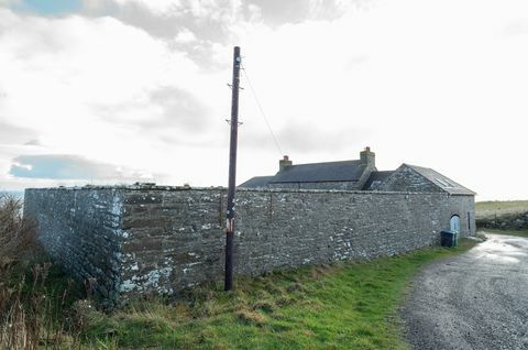 casa costera con cascada ahora a la venta en escocia