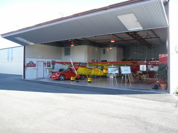 exterior del hangar bangar