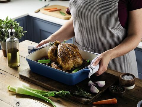 La gama de utensilios de cocina de hierro fundido de Aldi está de vuelta