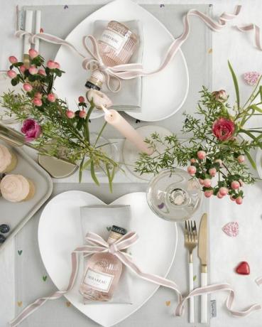 mesa del día de san valentín colección de corazones de sophie allport