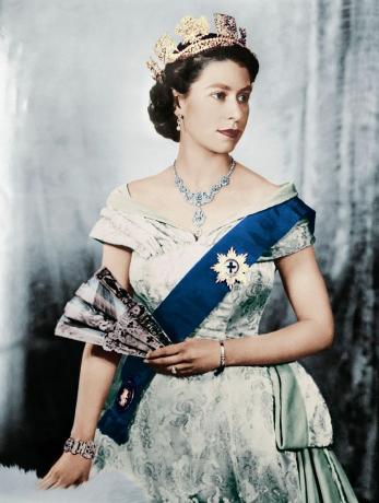 reina isabel ii de inglaterra