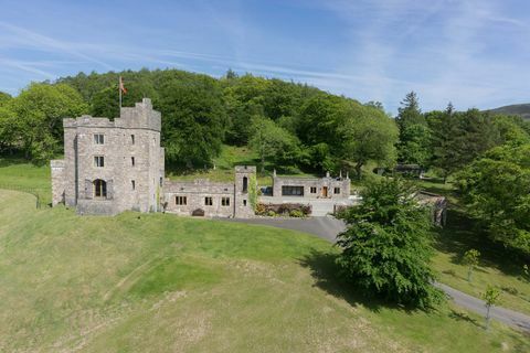 Castell Gyrn - Castillo de 6 habitaciones en Gales