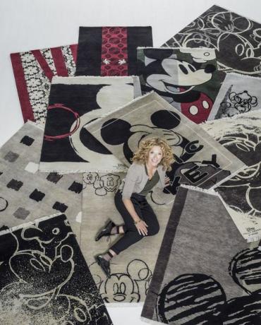 Kelly Hoppen lanza gama de alfombras de Mickey Mouse