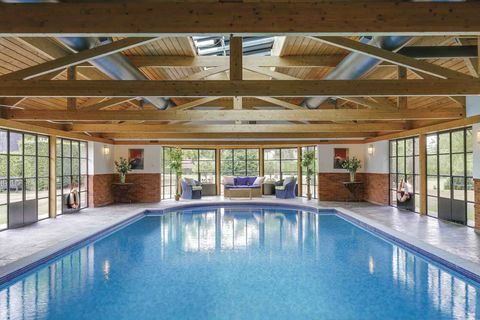 Windmill House - Arkley - Hertfordshire - piscina - Knight Frank