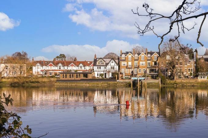 casa unifamiliar con frente único directo al río en venta en chiswick