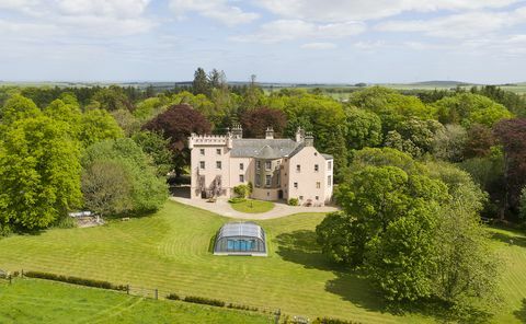 Castillo rosa en venta en Aberdeenshire