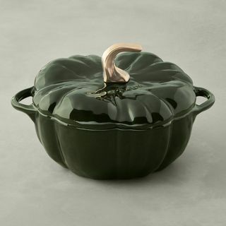 Staub Cocotte de calabaza de hierro fundido, 3,5 cuartos