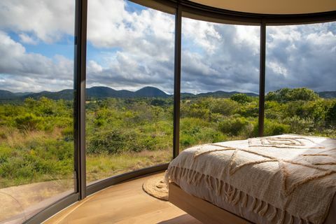 vista de los volcanes desde la cama lumipod