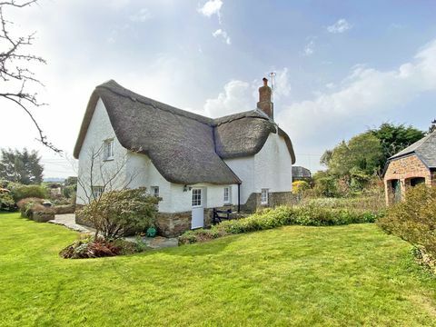 Cabaña con techo de paja en venta en Cornwall.