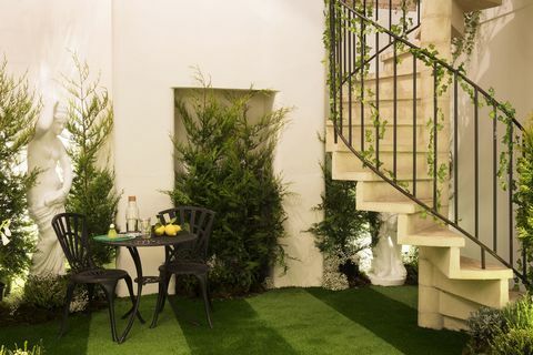 Airbnb y Pantone han colaborado en una casa 'Outside In' en Londres.