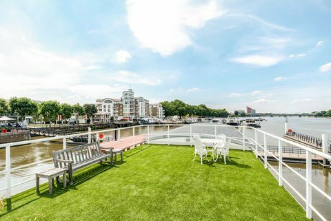 Penélope, casa flotante en venta en Londres