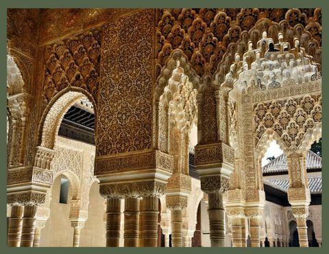 Arquitectura morisca en la Alhambra de Granada, España