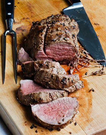 carne asada en tabla de cortar