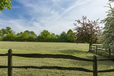 Friars Elm ubicado en Ranmore Common, Dorking, Surrey - casa de campo en venta