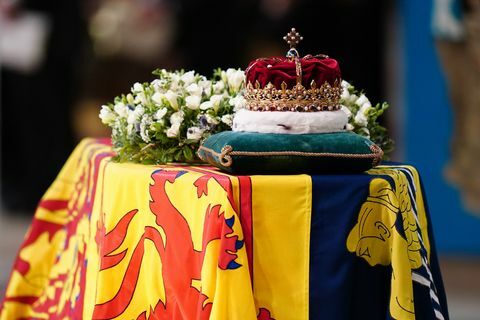 flores para el funeral de la reina isabel ii