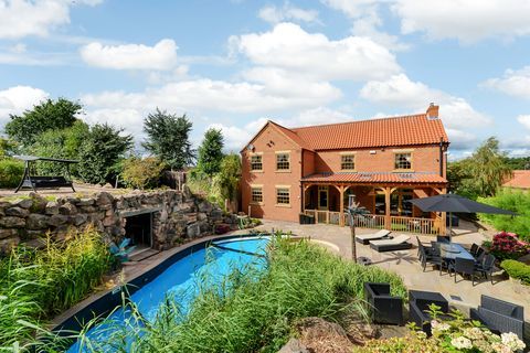 El Paddock, en Hazel Grove, cerca de Mansfield en Nottinghamshire con una cueva de fiesta al aire libre