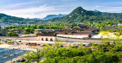 Panorámica del palacio Gyeongbokgung y la Casa Azul, Seúl, Corea del Sur