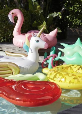 Hinchables / flotadores de piscina Sunnylife en John Lewis