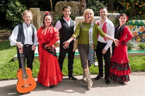 Viking Cruises Serenatas Chelsea Flower Show con cultura española - Joanna Lumley