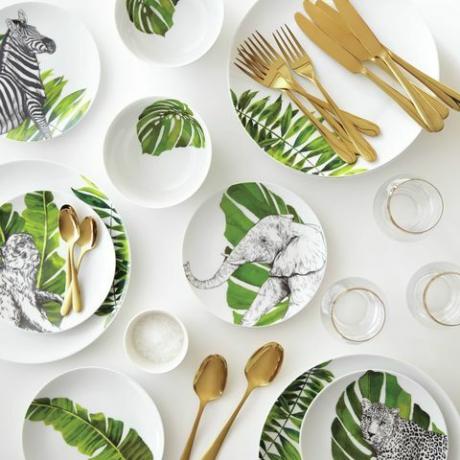 Gama de comedor Dunelm Calypso - platos con estampado de palmeras y diseño animal