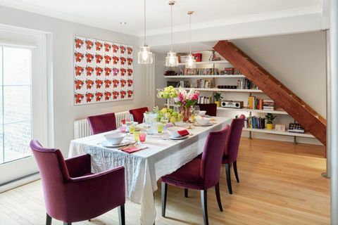 Casa feliz en los campos de Londres. Diseño interior por Studio Hopwood Fotografía por Andrew Beasley