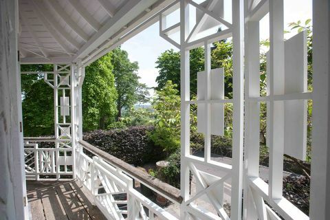 Balcón de la Pagoda House, Winchester, Savills