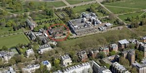 Exterior del edificio y el palacio y jardín de Kensington, vista aérea