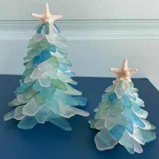 Pequeño árbol de Navidad de cristal marino