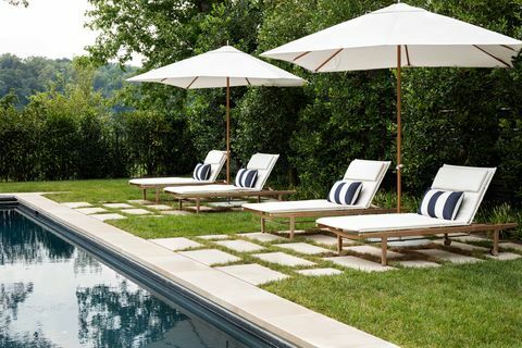 exterior, piscina, césped, sillones, cojines para asientos al aire libre